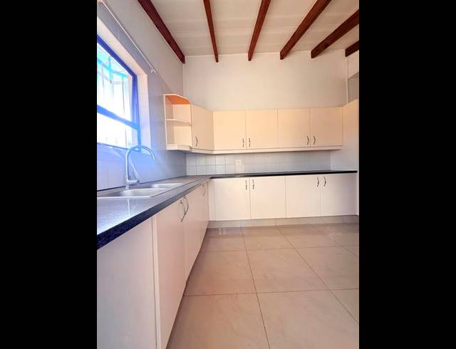 5 BEDROOM PROPERTY TO RENT IN WOODMEAD